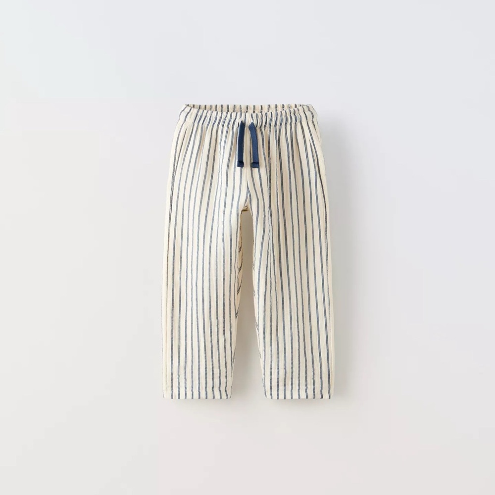 ZARA stripped textured pants size 3
Pink mark stain on back pockets see pic